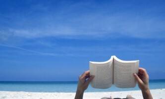 Dix suggestions lectures pour avoir presque l’air d’un intellectuel cet été!