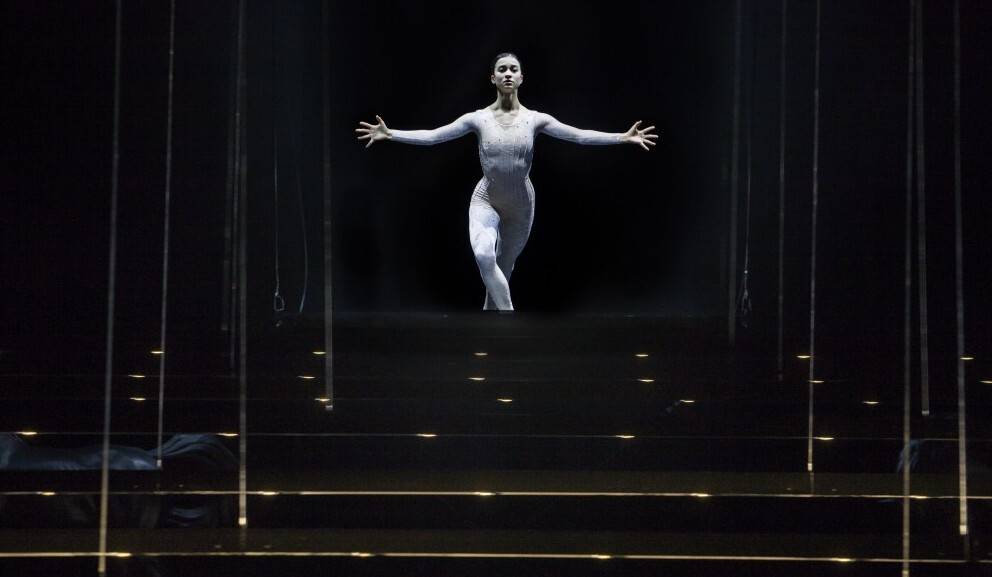 Critique-Kaguyahime-Les-Grands-Ballets_danseuse-Eva-Kolarova