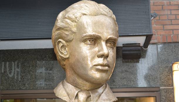 Un bronze en hommage au pianiste André Mathieu