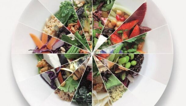 «Craquante salade: réinventez vos lunchs en moins de 20 minutes» de David Bez
