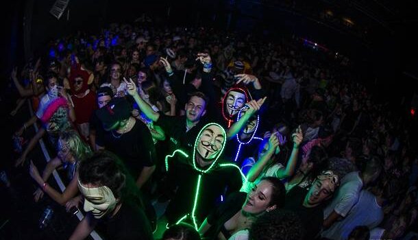 Une fête des morts sold out pour «Creatures: Party d’Halloween» au Théâtre Berri