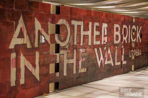 En coulisses avec les artisans de l’opéra «Another Brick In The Wall» à la Place des Arts