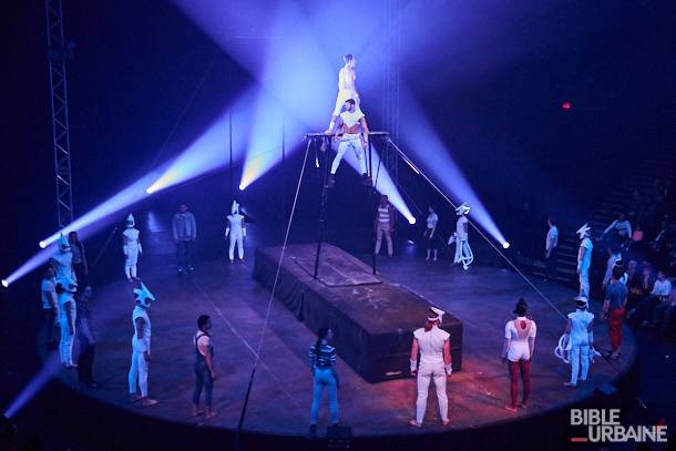 Les finissants de l’École nationale de cirque présentent «L’amour et les extraterrestres» à la TOHU