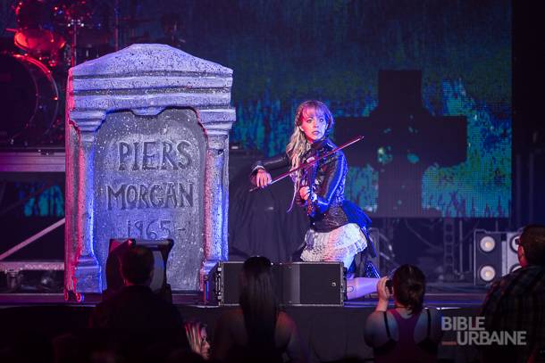 24 photos de la prodige violoniste Lindsey Stirling à la Place Bell de Laval