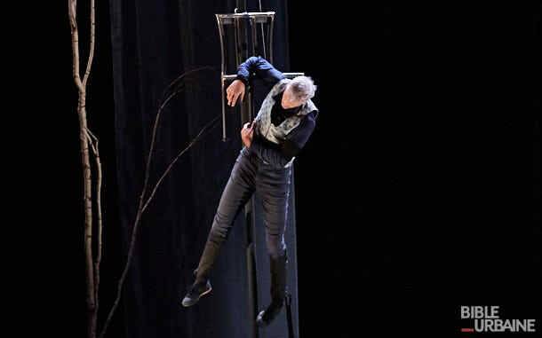 «SisterS» des 7 doigts à Montréal Complètement Cirque: une ébauche à roder