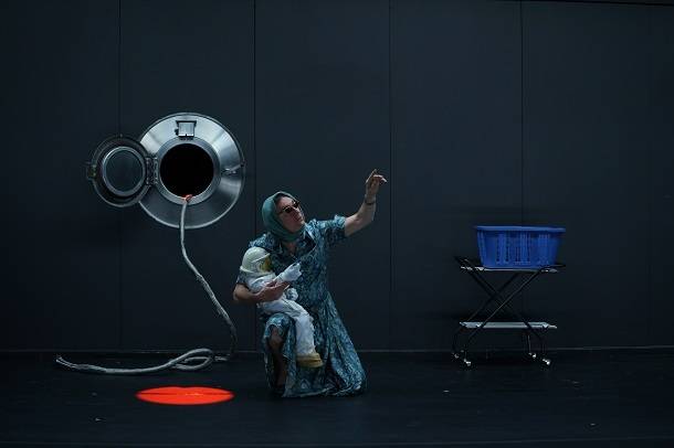 «La Face cachée de la Lune» de Robert Lepage au Théâtre Jean-Duceppe