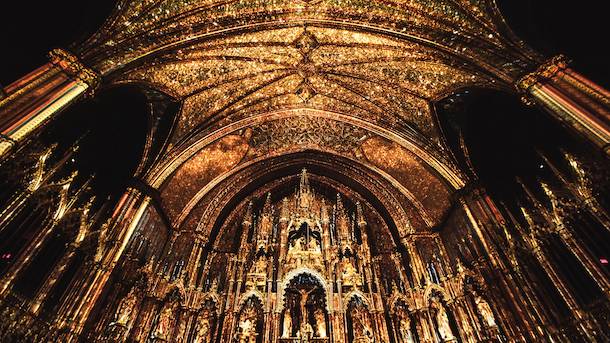 Pourquoi vous devez aller voir AURA à la Basilique Notre-Dame cet automne!