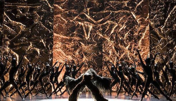«Body and Soul» de Crystal Pite, interprété par le Ballet de l’Opéra de Paris