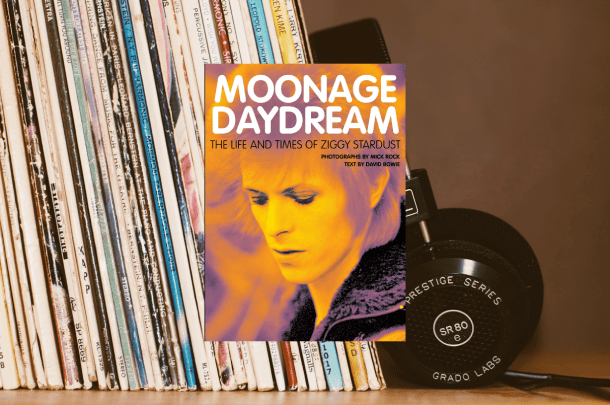 8-autobiographies-de-rockstar-moonage-daydream-Ziggy-Stardust-David-Bowie-Bible-urbAINE