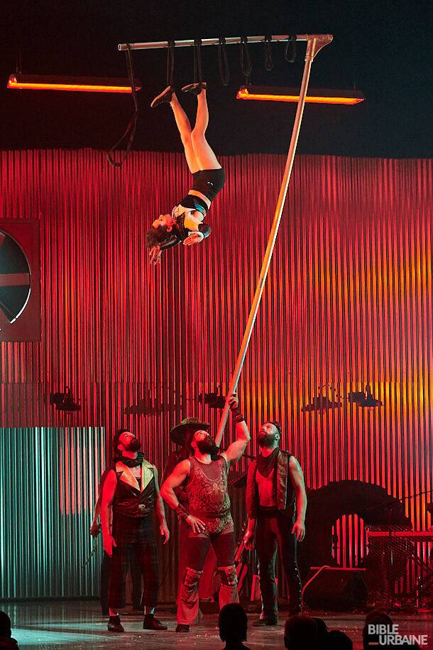 La 12e édition de Montréal Complètement Cirque: on a assisté à «Animal» du Cirque Alfonse!