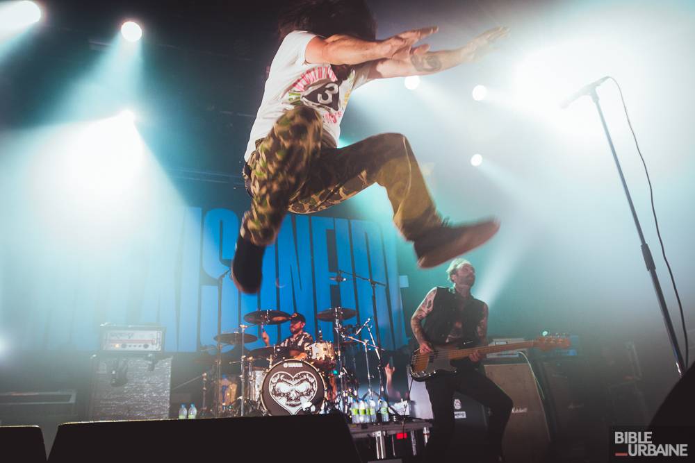 Entre sing along et crowd surfing: la prestation d’Alexisonfire au MTELUS en photos