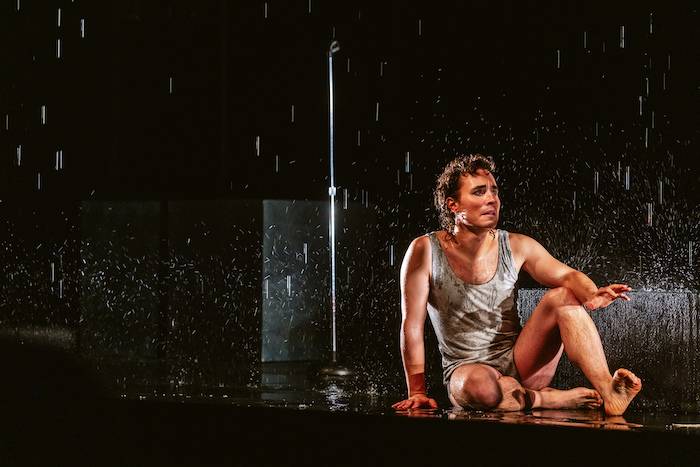 «N’essuie jamais de larmes sans gants» de Jonas Gardell sur la scène du Théâtre du Trident