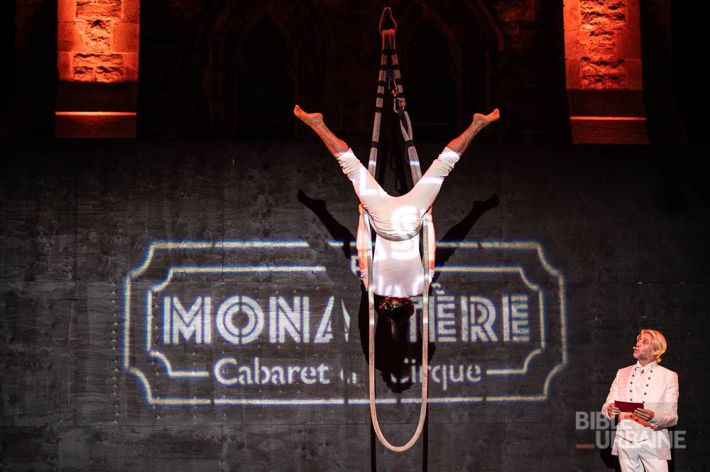 «Le Cabaret du Jugement Dernier», un spectacle de cirque présenté en extérieur au Jardin du Monastère