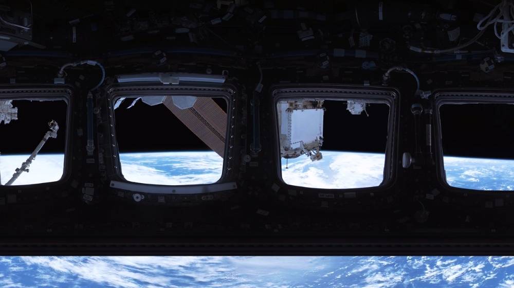 «Space Explorers: L’INFINI»: une odyssée spatiale présentée dans le Vieux-Port de Montréal cet automne