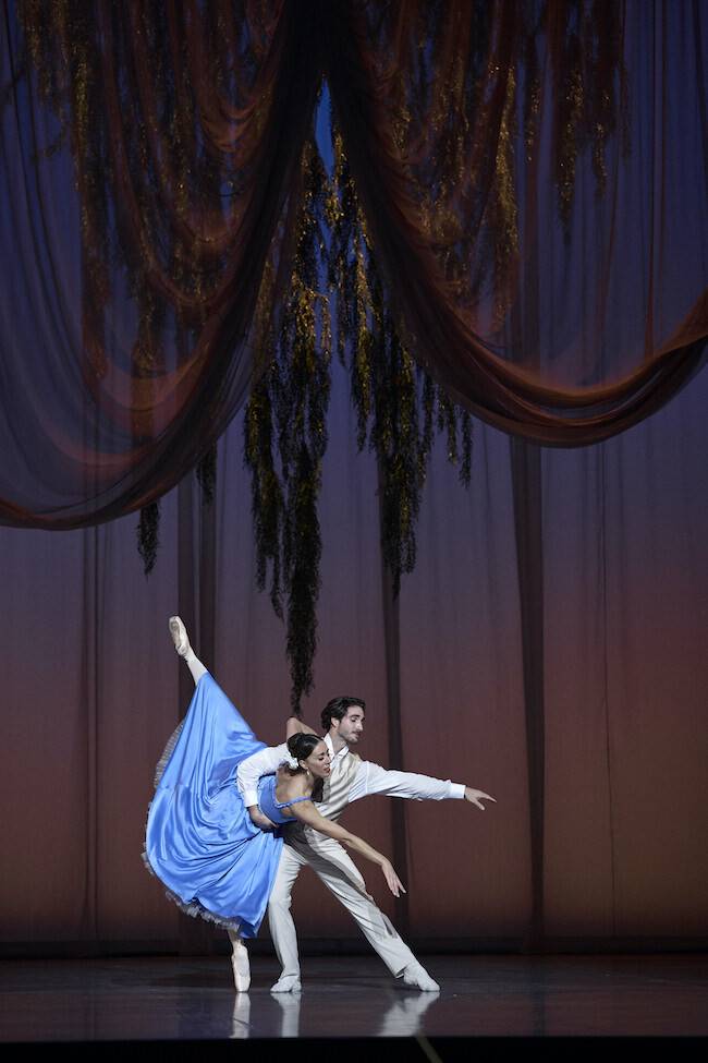 «La Dame aux Camélias» des Grands Ballets à la Salle Wilfrid-Pelletier de la Place des Arts
