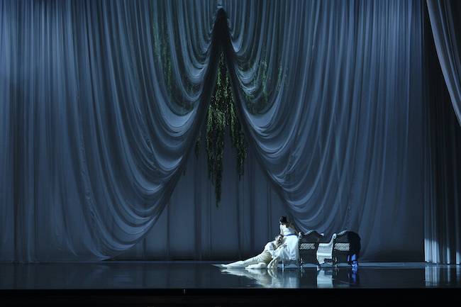 «La Dame aux Camélias» des Grands Ballets à la Salle Wilfrid-Pelletier de la Place des Arts