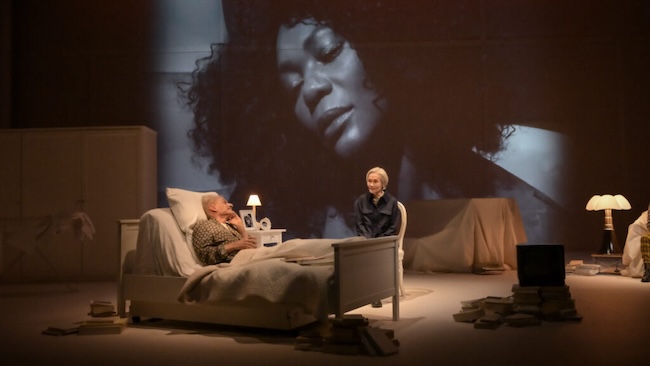 «Un cœur habité de mille voix» dans une mise en scène de Denis Marleau et Stéphanie Jasmin au Théâtre ESPACE GO