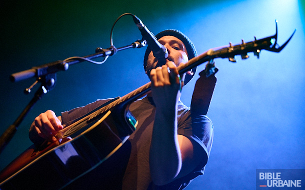 L’auteur-compositeur-interprète folk australien Ziggy Alberts et ses douces harmonies estivales