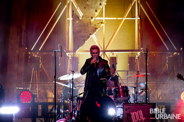 Billy Idol en concert au Centre Bell de Montréal: une légende vivante du rock rebelle