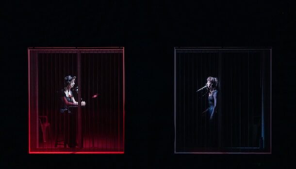 «Découronné∙e∙s», mettant en vedette Caroline Bélisle et Xenia Gould, au Théâtre Périscope