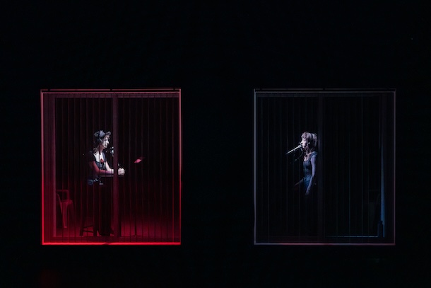 «Découronné∙e∙s», mettant en vedette Caroline Bélisle et Xenia Gould, au Théâtre Périscope