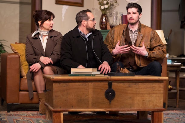 «Chers parents», une comédie mordante et captivante à l&rsquo;affiche du Théâtre du Rideau Vert jusqu’au 1er juin