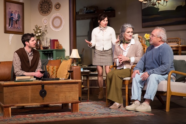 «Chers parents», une comédie mordante et captivante à l&rsquo;affiche du Théâtre du Rideau Vert jusqu’au 1er juin