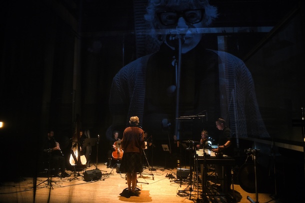 «Hiroshima mon amour» à l&rsquo;Usine C: amour, mort et lenteur sur fond musical