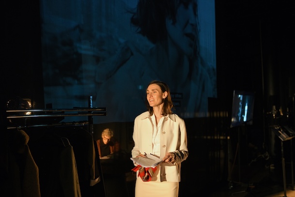 «Hiroshima mon amour» à l&rsquo;Usine C: amour, mort et lenteur sur fond musical