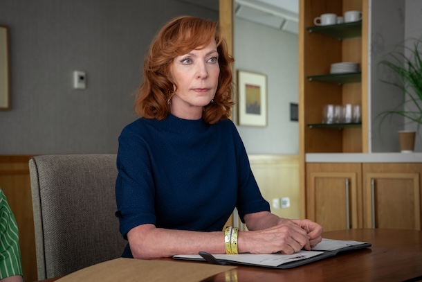 «The Roses» de Jay Roach: une réadaptation divertissante qui vaut le déplacement