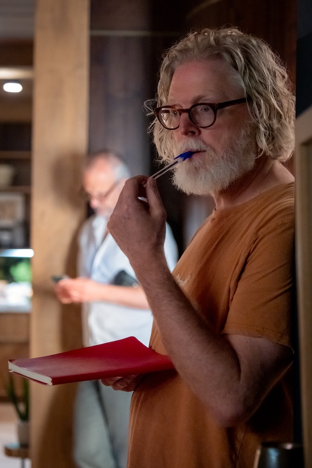 «The Roses» de Jay Roach: une réadaptation divertissante qui vaut le déplacement