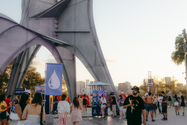 Un vendredi à Osheaga 2025 avec The Struts, FINNEAS, Dominic Fike, Glass Animals et The Killers