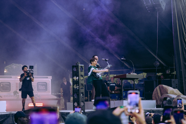 Un vendredi à Osheaga 2025 avec The Struts, FINNEAS, Dominic Fike, Glass Animals et The Killers