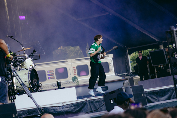 Un vendredi à Osheaga 2025 avec The Struts, FINNEAS, Dominic Fike, Glass Animals et The Killers