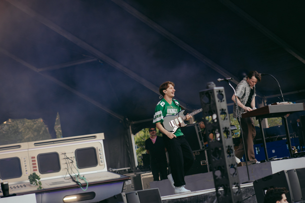Un vendredi à Osheaga 2025 avec The Struts, FINNEAS, Dominic Fike, Glass Animals et The Killers