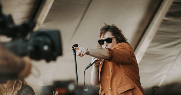 Un vendredi à Osheaga 2025 avec The Struts, FINNEAS, Dominic Fike, Glass Animals et The Killers