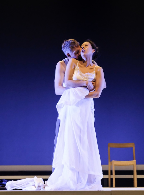 «ẤM» de Kim Thúy au TNM: l&rsquo;amour au-delà des frontières