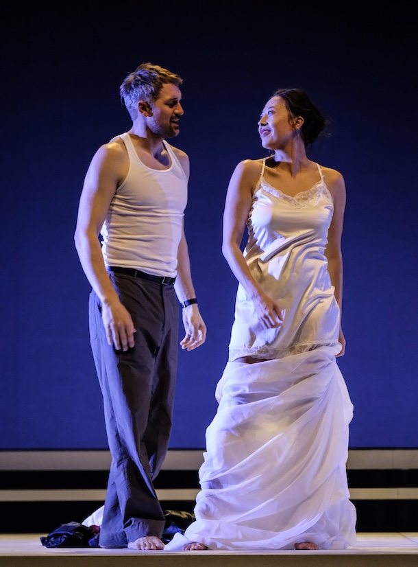 «ẤM» de Kim Thúy au TNM: l&rsquo;amour au-delà des frontières