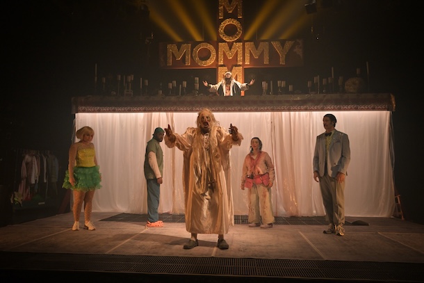 «Mommy, le retour» d’Olivier Choinière au Centre du Théâtre d’Aujourd’hui