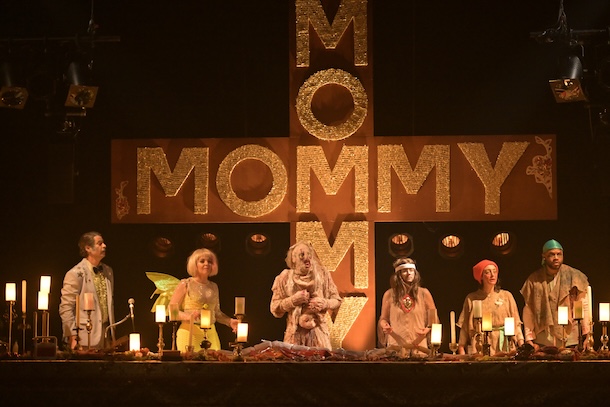 «Mommy, le retour» d’Olivier Choinière au Centre du Théâtre d’Aujourd’hui