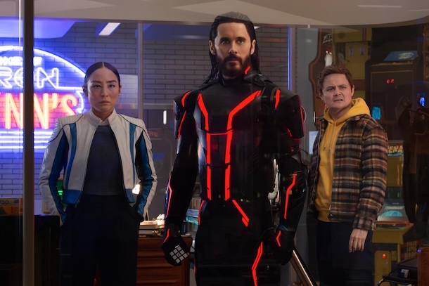 «Tron: Ares» de Joachim Rønning: une suite qui mériterait d’être effacée de nos mémoires