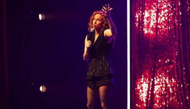 «En feu» de Silvi Tourigny à la Salle Albert-Rousseau: une première brûlure douce-amère
