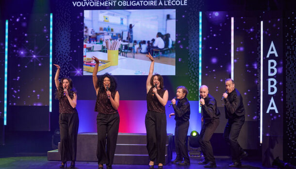 «2025 Revue et corrigée» au Théâtre du Rideau Vert: vingt ans à nous faire rire