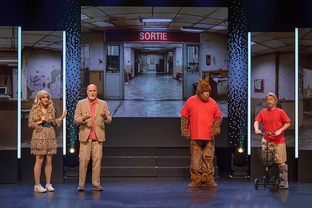 «2025 Revue et corrigée» au Théâtre du Rideau Vert: vingt ans à nous faire rire
