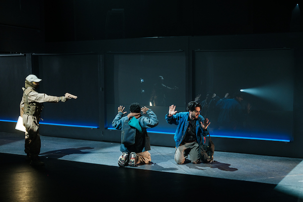 «Boîte noire» au Théâtre Duceppe: l&rsquo;IA, le carnage de l&rsquo;âme