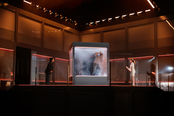 «Boîte noire» au Théâtre Duceppe: l&rsquo;IA, le carnage de l&rsquo;âme
