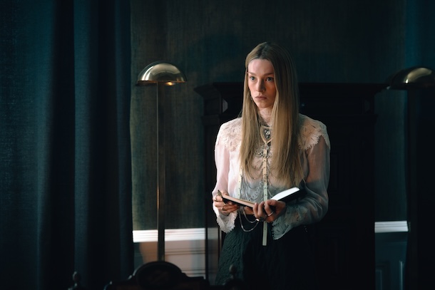 «Mother Mary» de David Lowery: une histoire de fantômes qui marque nos pensées