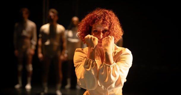 «Sans quoi nous crèverons» à la Place des Arts: une percutante création par Virginie Brunelle