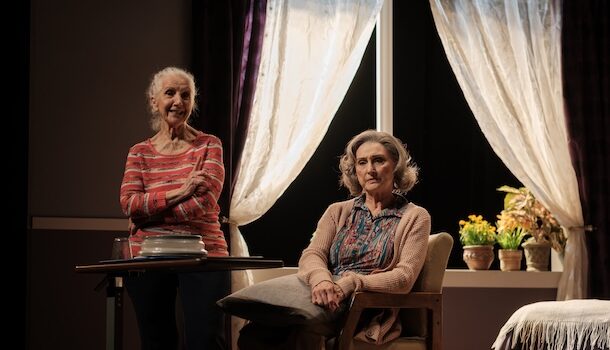 «Parachute libre» au Théâtre du Rideau Vert: un spectacle aussi drôle qu’émouvant