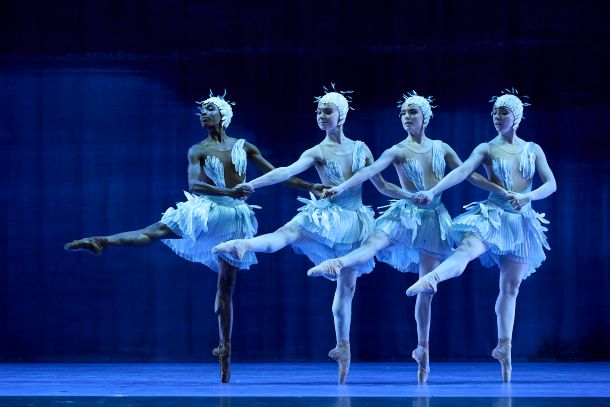«Le Lac» avec l&rsquo;Orchestre des Grands Ballets: entre tradition et transformation